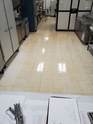 Before & After Restaurant Cleaning in Aroura, IL (6)